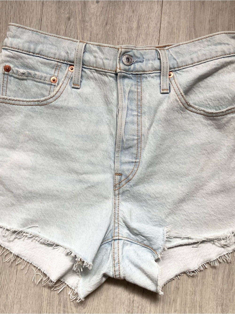 Levi’s 501 Denim Shorts - Light Wash